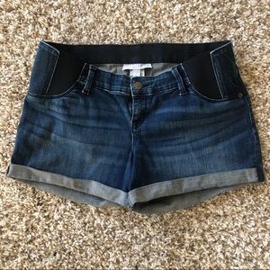Super cute & comfortable maternity denim shorts!